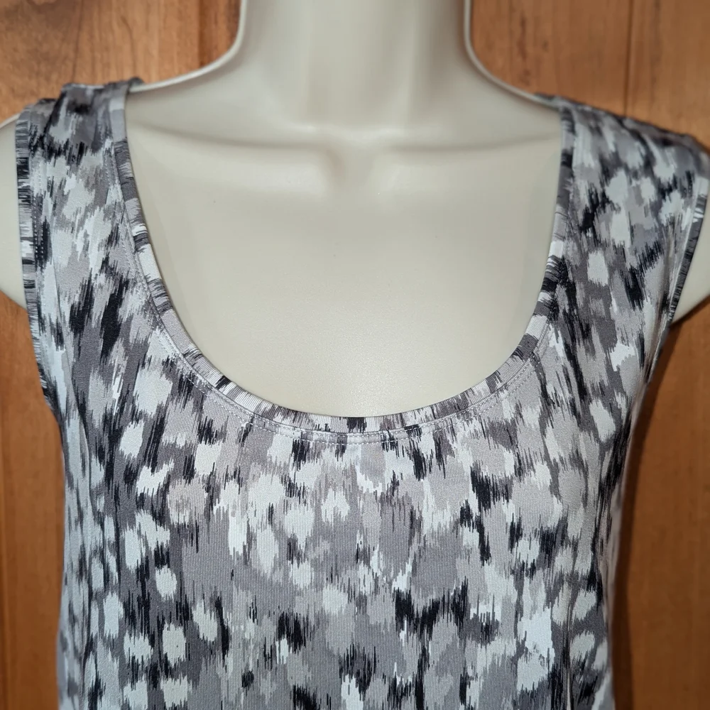 212 Collection Monochrome‎ Patterned Tank Top - Picture 2 of 7